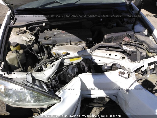 4T1BE32K52U111032 - 2002 TOYOTA CAMRY LE/XLE/SE 白色 照片 10
