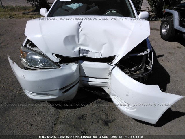 4T1BE32K52U111032 - 2002 TOYOTA CAMRY LE/XLE/SE 白色 照片 6