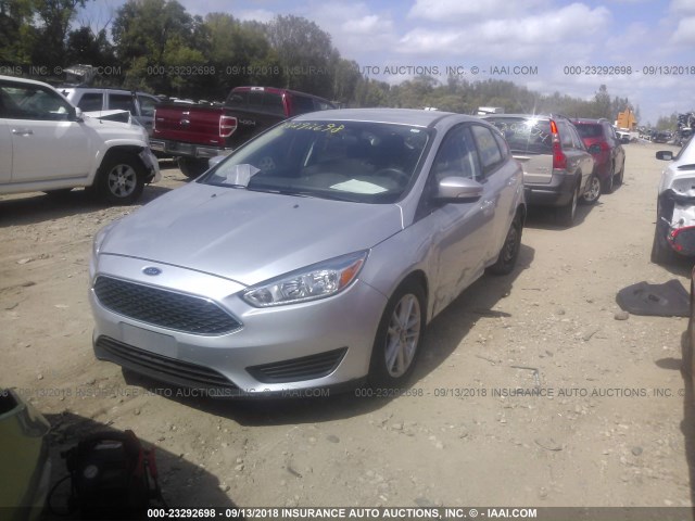 1FADP3K27GL405493 - 2016 FORD FOCUS SE SILVER photo 2