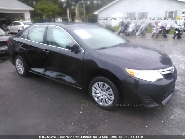 4T1BF1FKXCU024451 - 2012 TOYOTA CAMRY SE/LE/XLE 黑色 照片 1