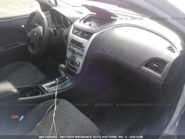 1G1ZC5E06AF185537 - 2010 CHEVROLET MALIBU 1LT ვერცხლისფერი ფოტო 5