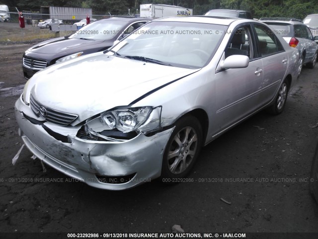 4T1BE32K05U972610 - 2005 TOYOTA CAMRY LE/XLE/SE 银色 照片 2