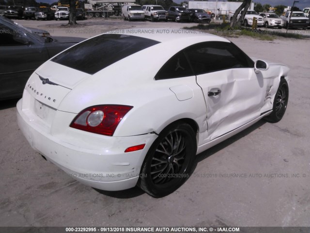 1C3AN69L25X028732 - 2005 CHRYSLER CROSSFIRE LIMITED WHITE photo 4