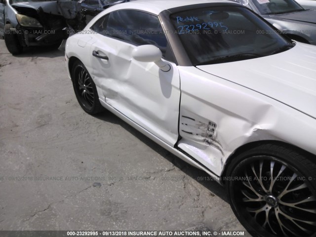 1C3AN69L25X028732 - 2005 CHRYSLER CROSSFIRE LIMITED WHITE photo 6