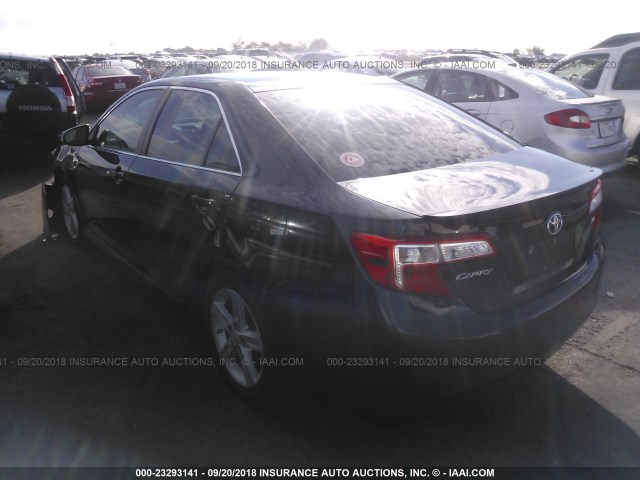 4T1BF1FK4EU766606 - 2014 TOYOTA CAMRY L/SE/LE/XLE Qara foto 3