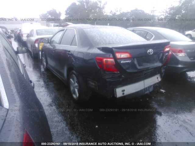 4T1BF1FK0DU671426 - 2013 TOYOTA CAMRY L/SE/LE/XLE Qara foto 3