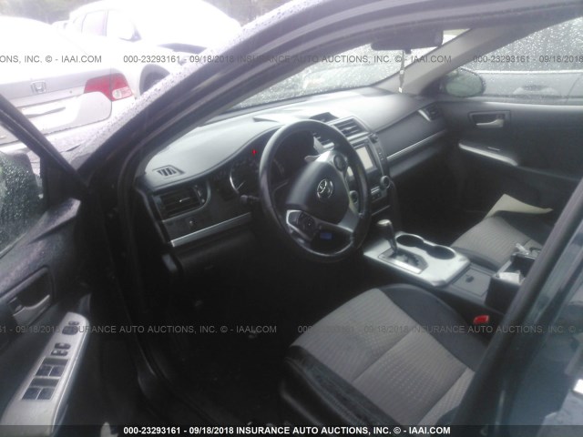 4T1BF1FK0DU671426 - 2013 TOYOTA CAMRY L/SE/LE/XLE Qara foto 5