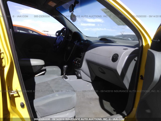 KL1TD62684B236046 - 2004 CHEVROLET AVEO YELLOW photo 5