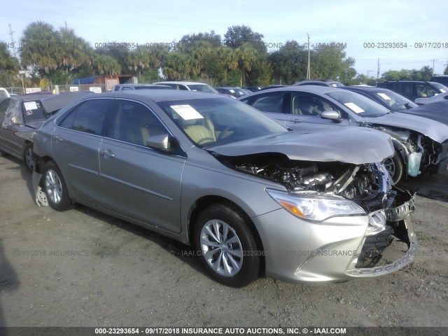 4T4BF1FKXFR501499 - 2015 TOYOTA CAMRY LE/XLE/SE/XSE 金色 照片 1