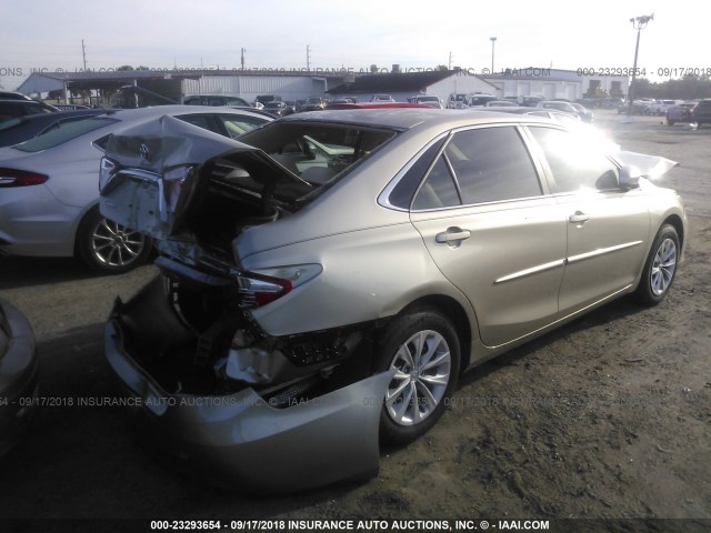 4T4BF1FKXFR501499 - 2015 TOYOTA CAMRY LE/XLE/SE/XSE 金色 照片 4
