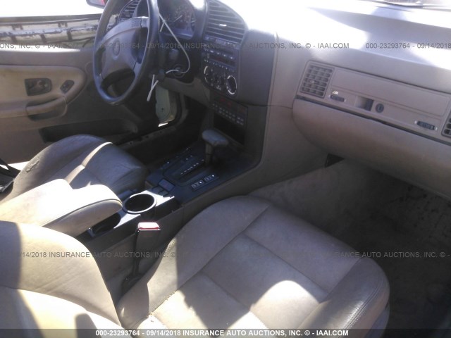 WBACB4315PFL06425 - 1993 BMW 325 I AUTOMATIC WHITE photo 5