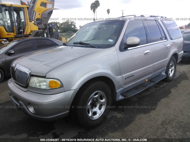 5LMEU27R62LJ18042 - 2002 LINCOLN NAVIGATOR Beige Foto 2