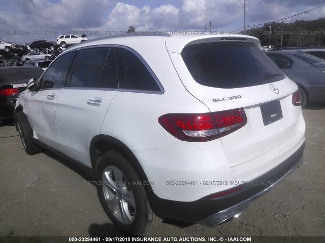 WDC0G4JB1JV048690 - 2018 MERCEDES-BENZ GLC 300 WHITE photo 3