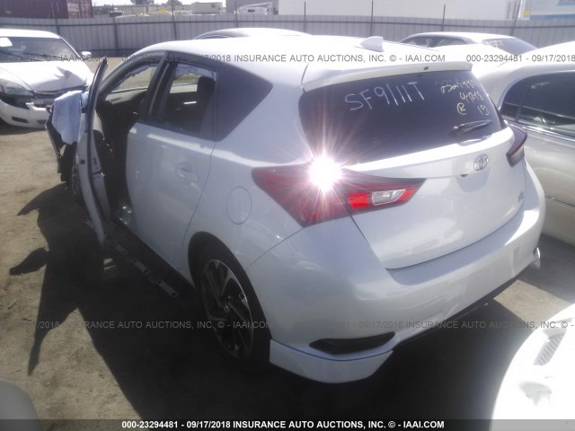 JTNKARJEXHJ524195 - 2017 TOYOTA COROLLA IM WHITE photo 3