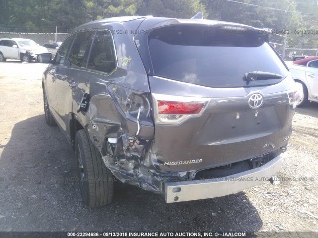 5TDKKRFH0GS125592 - 2016 TOYOTA HIGHLANDER XLE ნაცრისფერი ფოტო 6
