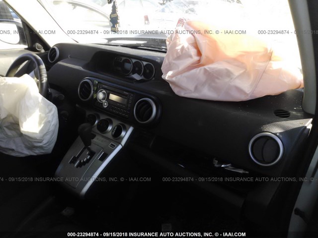 JTLZE4FEXA1106930 - 2010 TOYOTA SCION XB Silber Foto 5