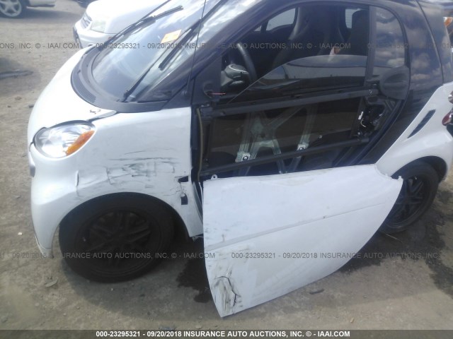 WMEEJ3BA3EK783225 - 2014 SMART FORTWO PURE/PASSION WHITE photo 6