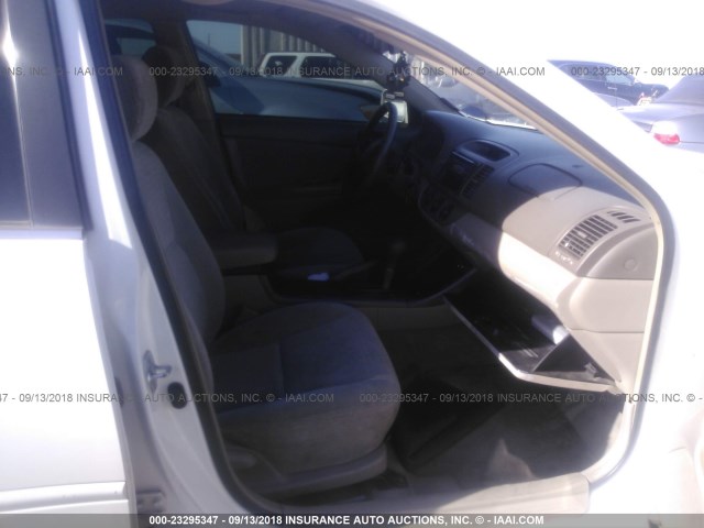 4T1BE32K72U020215 - 2002 TOYOTA CAMRY LE/XLE/SE Ağ foto 5