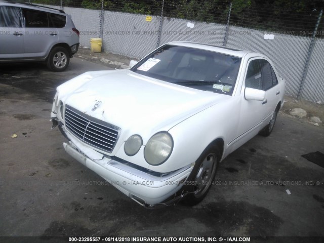 WDBJF20F0TJ011564 - 1996 MERCEDES-BENZ E 300D WHITE photo 2