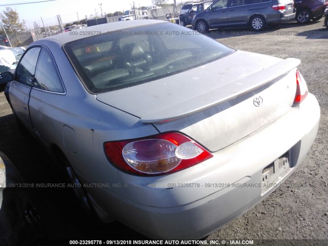 2T1CF28P83C607024 - 2003 TOYOTA CAMRY SOLARA SE/SLE ვერცხლისფერი ფოტო 3