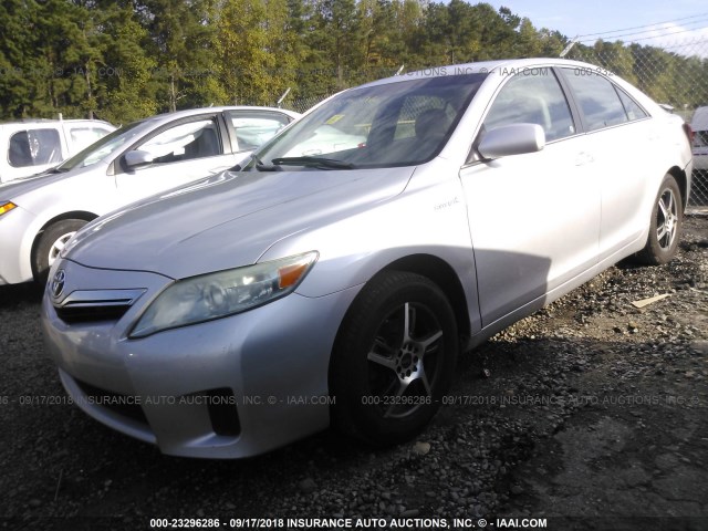 4T1BB3EKXBU130518 - 2011 TOYOTA CAMRY HYBRID SILVER photo 2