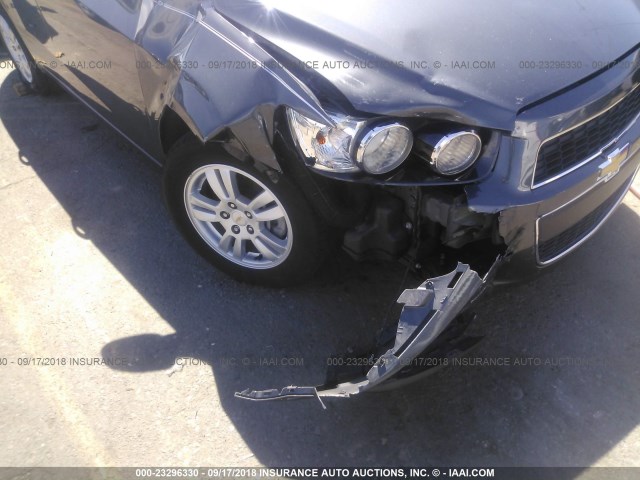 1G1JB5SH6C4204080 - 2012 CHEVROLET SONIC LS 灰色 照片 6