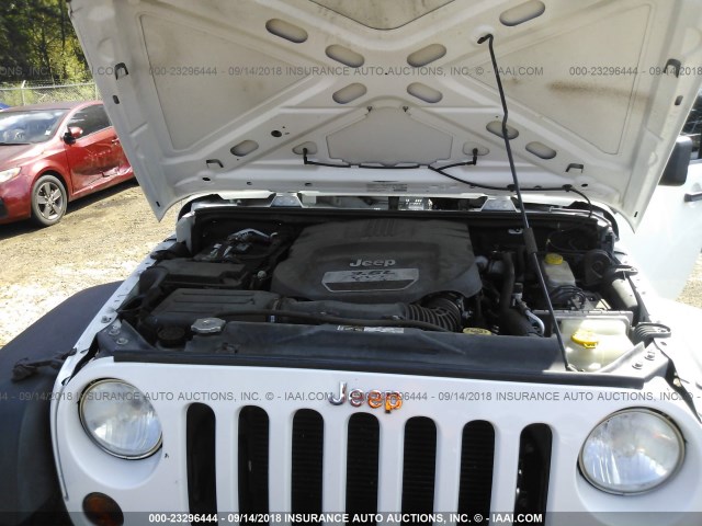 1C4BJWDG1DL637340 - 2013 JEEP WRANGLER UNLIMITE SPORT WHITE photo 10