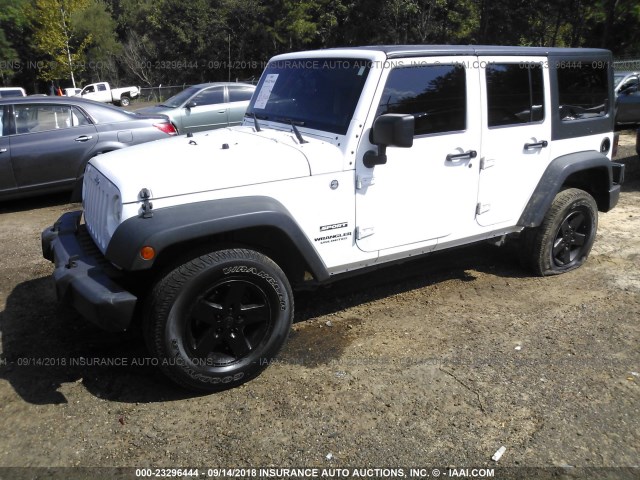 1C4BJWDG1DL637340 - 2013 JEEP WRANGLER UNLIMITE SPORT WHITE photo 2