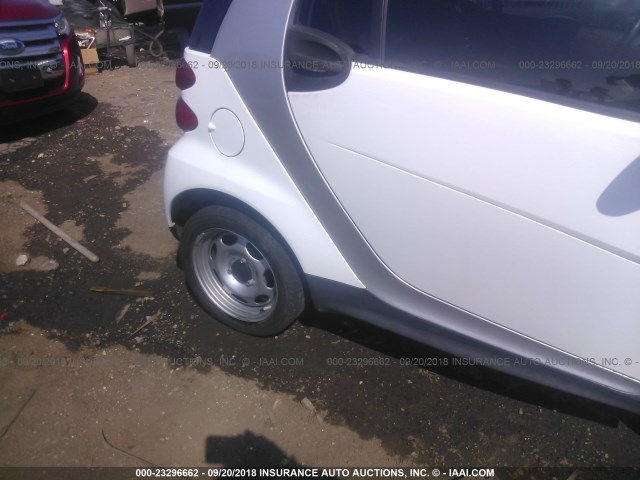 WMEEJ3BA0FK797035 - 2015 SMART FORTWO PURE/PASSION WHITE photo 6