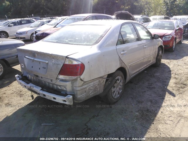 4T1BE32K85U412303 - 2005 TOYOTA CAMRY LE/XLE/SE 银色 照片 4
