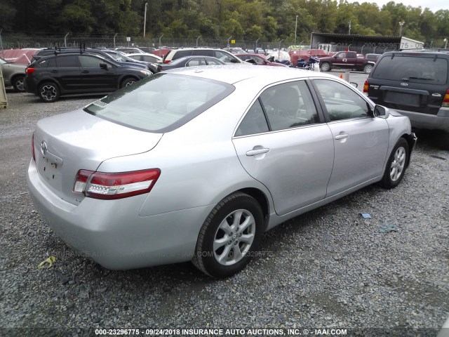 4T4BF3EK0BR190785 - 2011 TOYOTA CAMRY SE/LE/XLE 银色 照片 4