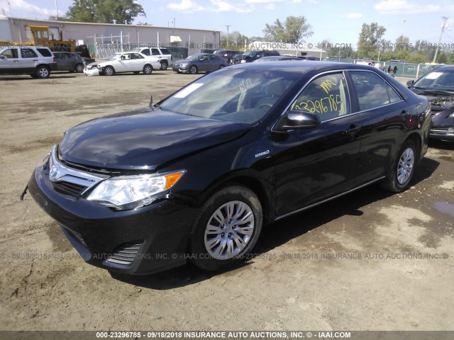 4T1BD1FK8CU054439 - 2012 TOYOTA CAMRY HYBRID/LE/XLE BLACK photo 2