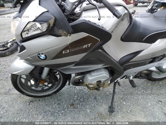 WB1044003CZW20513 - 2012 BMW R1200 RT SILVER photo 9