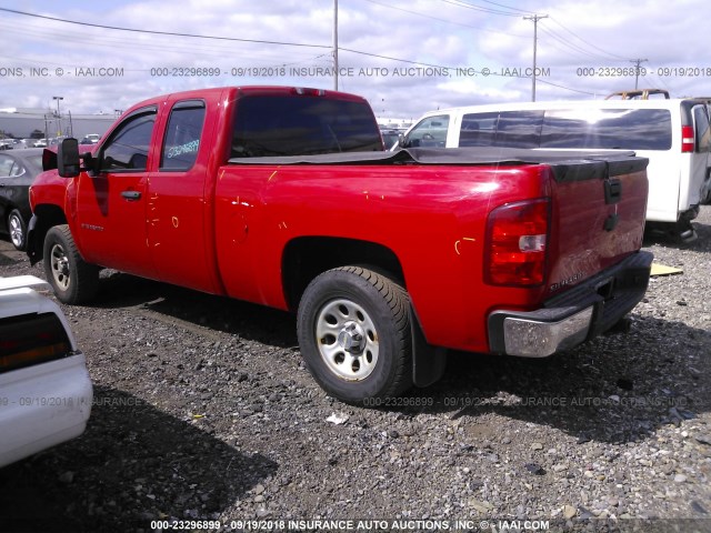 1GCRCPEX1BZ237091 - 2011 CHEVROLET SILVERADO C1500 RED photo 3