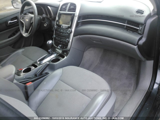 1G11C5SL6EF173082 - 2014 CHEVROLET MALIBU 1LT ნაცრისფერი ფოტო 5