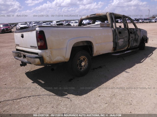 1GCHC23U54F134526 - 2004 CHEVROLET SILVERADO C2500 HEAVY DUTY WHITE photo 4