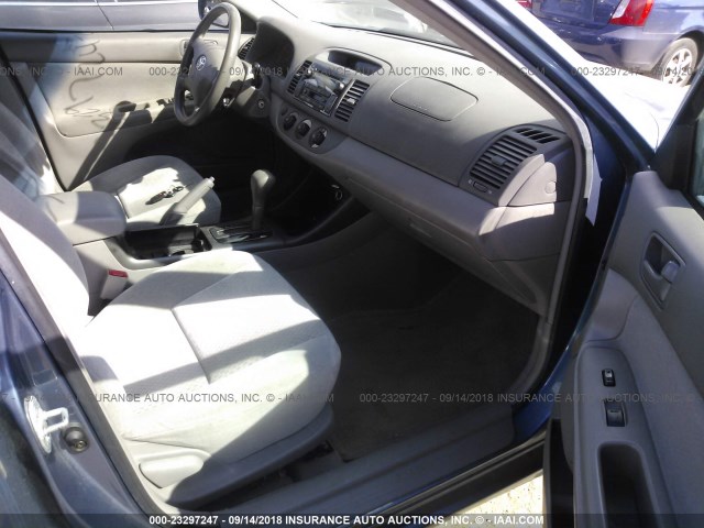 4T1BE32K63U695460 - 2003 TOYOTA CAMRY LE/XLE/SE 蓝色 照片 5
