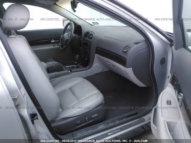 ILNHM87A2YY757589 - 2000 LINCOLN LS SILVER photo 5