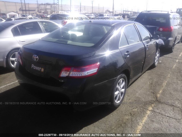 4T1BF3EK0BU225738 - 2011 TOYOTA CAMRY SE/LE/XLE შავი ფოტო 4