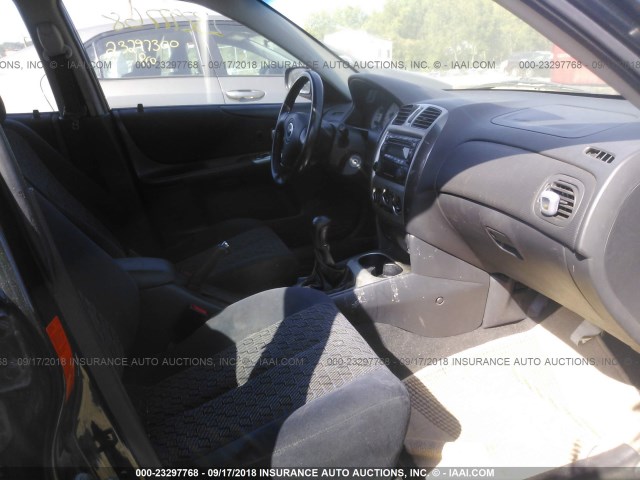 JM1BJ246031171555 - 2003 MAZDA PROTEGE PR5 BLACK photo 5