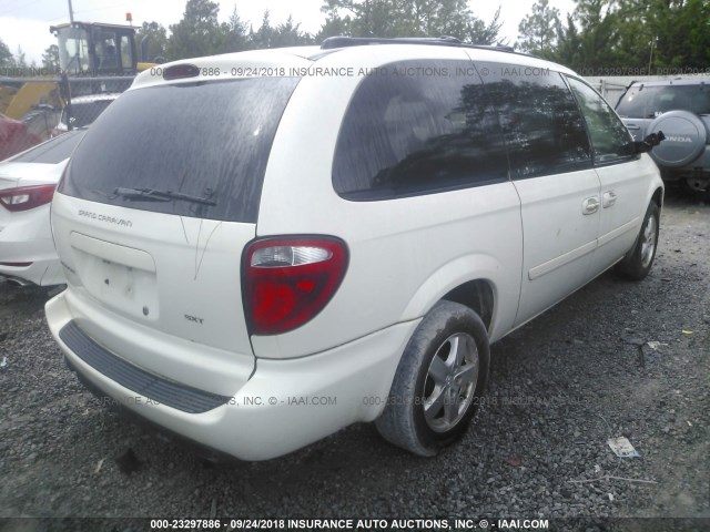 2D4GP44L45R437389 - 2005 DODGE GRAND CARAVAN SXT WHITE photo 4