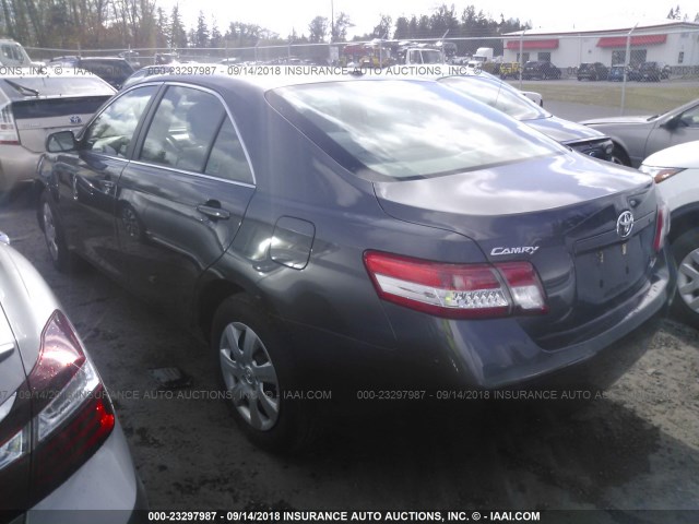 4T1BF3EK7AU526148 - 2010 TOYOTA CAMRY SE/LE/XLE GRAY photo 3