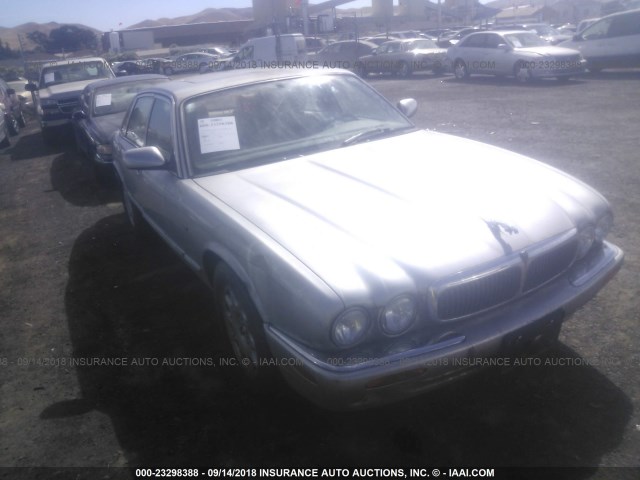 SAJHX1241WC841824 - 1998 JAGUAR XJ8 银色 照片 1