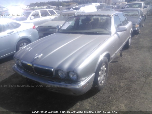 SAJHX1241WC841824 - 1998 JAGUAR XJ8 银色 照片 2