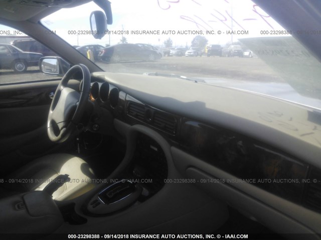 SAJHX1241WC841824 - 1998 JAGUAR XJ8 银色 照片 5