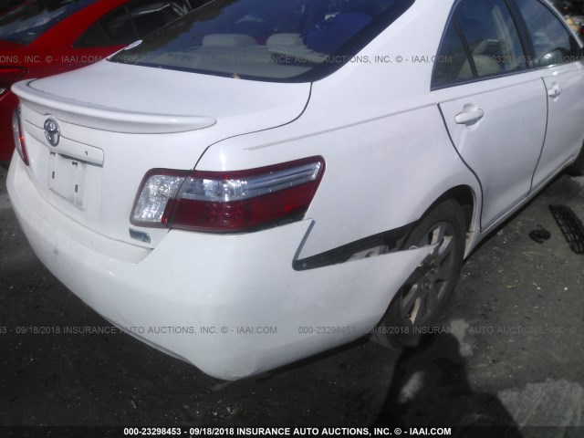 4T1BB46K88U045447 - 2008 TOYOTA CAMRY HYBRID WHITE photo 6