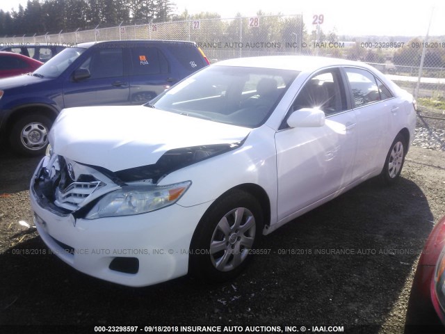 4T1BF3EK5AU556135 - 2010 TOYOTA CAMRY SE/LE/XLE WHITE photo 2