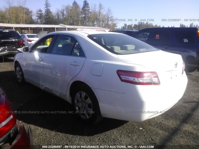 4T1BF3EK5AU556135 - 2010 TOYOTA CAMRY SE/LE/XLE WHITE photo 3