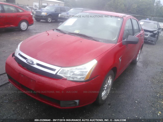 1FAHP35N18W126645 - 2008 FORD FOCUS SE/SEL/SES RED photo 2