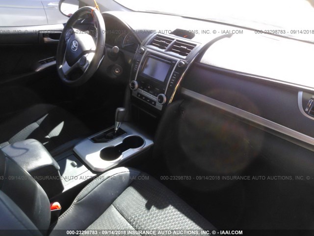 4T1BF1FK4CU602172 - 2012 TOYOTA CAMRY SE/LE/XLE 白色 照片 5